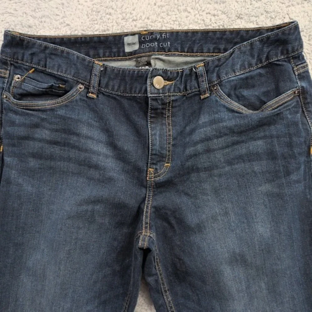 Mossimo Curvy Bootcut Jeans Women's 18R Blue Denim Mid Rise Stretch‎ Everyday